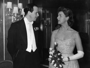 9th November 1955:  The Duke and Duchess of Devonshire at the Dorchester.  (Photo by Evening Standard/Getty Images)