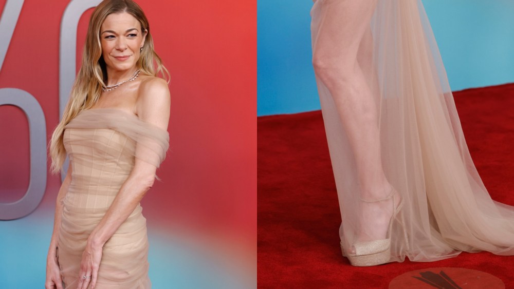 LeAnn Rimes wore a pair of platform sandals at the ACMA's 2025 in Texas