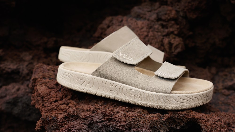 Veja sandals, etna
