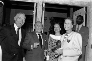 (L-R) Leonard Lauder, Jerry Zipkin, guest, Nan Kempner, and guest attend an event at Helmsley Place in New York City on April 29, 1985. (Photo by Tony Palmieri/WWD/Penske Media via Getty Images)