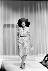 Pierre Cardin Spring 1976 Haute Couture Runway (Photo by Guy Marineau/WWD/Penske Media via Getty Images)