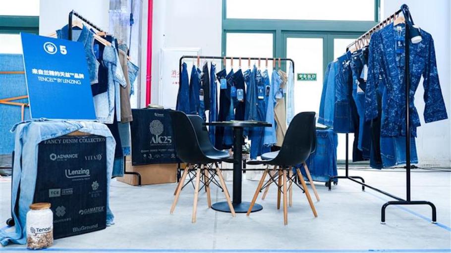 At Kingpins Show Hangzhou, Lenzing showed its Application Innovation Collection 25 and Fancy Denim Collection.