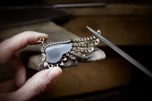 Savoir-faire Five Wings Black Spinels