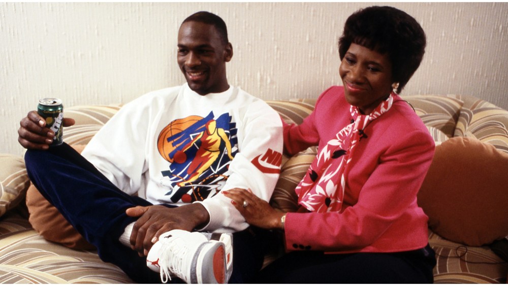 Michael Jordan, Deloris Jordan