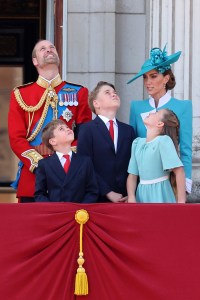 LONDON, ENGLAND - JUNE 14: Prince William, Prince of Wales, Prince Louis of Wales, Prince George of Wales, Catherine, Princess of Wales and Princess Charlotte of Wales on the balcony at Buckingham Palace during Trooping The Colour 2025 on June 14, 2025 in London, England. Trooping The Colour is a ceremonial parade celebrating the official birthday of the British Monarch. The event features over 1,400 soldiers and officers, accompanied by 200 horses. More than 400 musicians from ten different bands and Corps of Drums march while performing. (Photo by Chris Jackson/Getty Images)