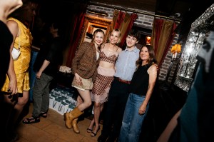 Iris Apatow, Leslie Bibb, Sam Nivola, and Sarah Harrelson
