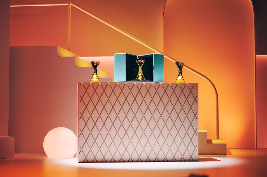 The Tiffany & Co. trophy and case.