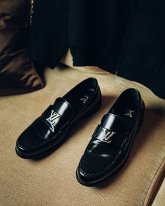 Mason Thames gets ready for Louis Vuitton Spring 2026 in Paris.