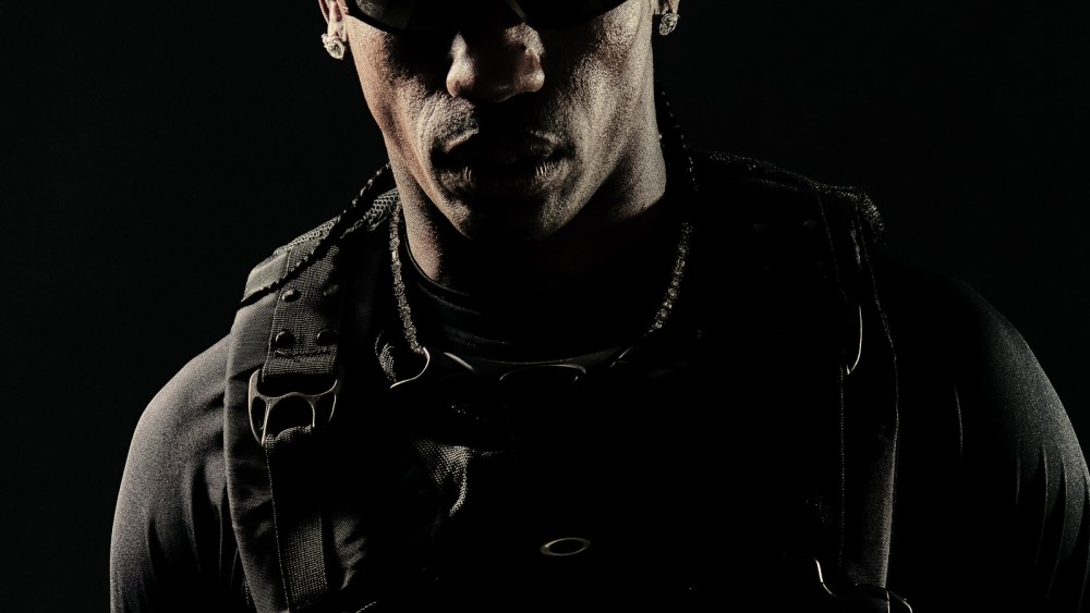 Travis Scott wearing Oakley