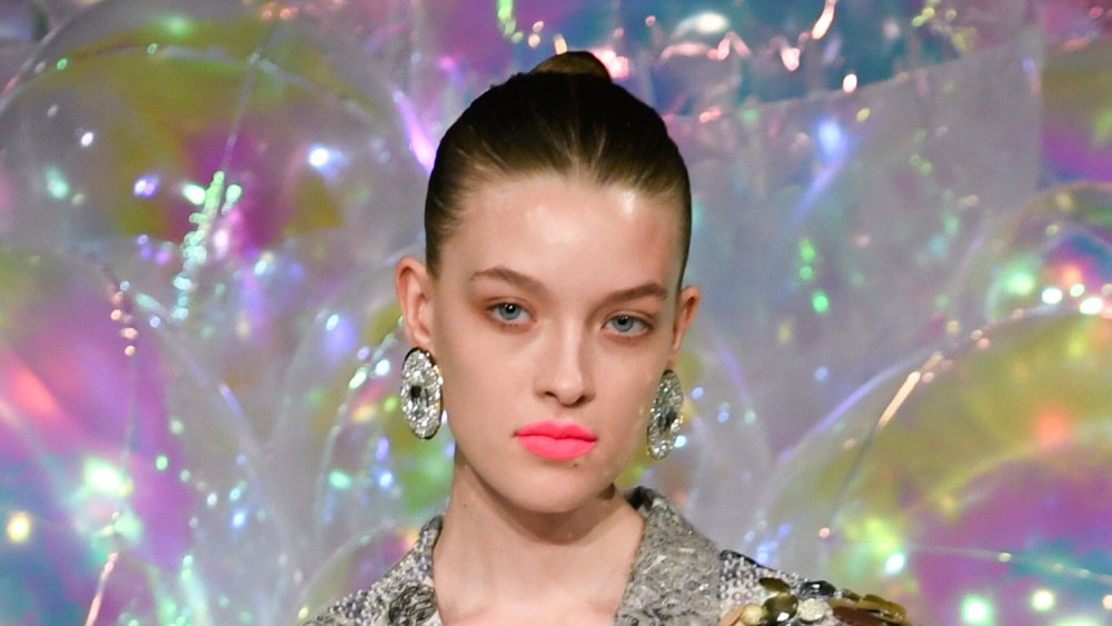 Model on the runway at the Germanier show as part of Haute Couture Fall/Winter 2025 on July 10, 2025 in Paris, France.