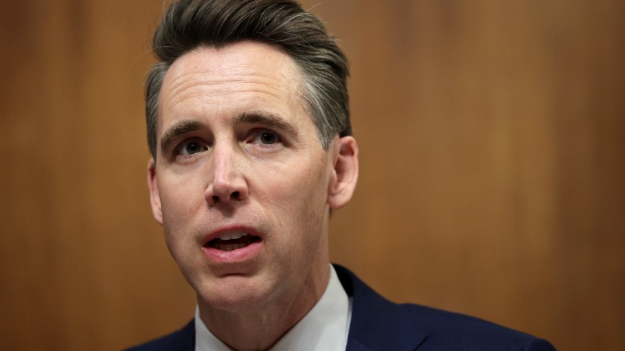 Senator Josh Hawley (R-MO) has co-sponsored a new AI bill that would protect copyrighted material.