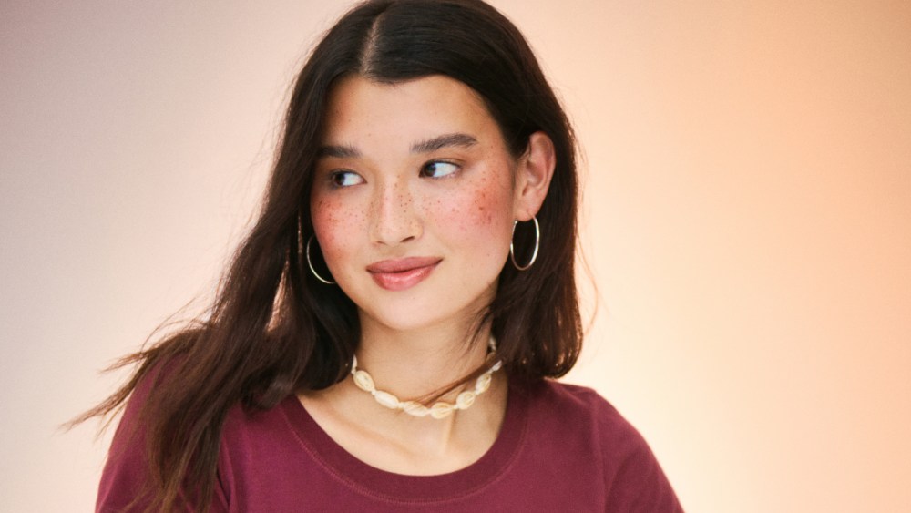 Hollister is reissuing a Y2K collection to celebrate its 25th anniversary.