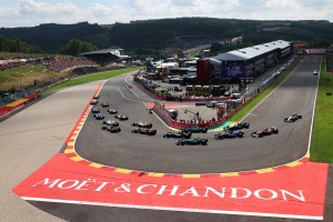 SPA, BELGIUM - JULY 26: Oscar Piastri of Australia driving the (81) McLaren MCL39 Mercedes leads the field away at the race start during the Sprint ahead of the F1 Grand Prix of Belgium at Circuit de Spa-Francorchamps on July 26, 2025 in Spa, Belgium. (Photo by Clive Rose - Formula 1/Formula 1 via Getty Images)