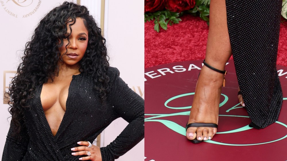 Ashanti wearing her Tom Ford Padlock sandals at the 2025 BET Awards.