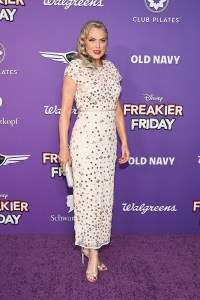 Elaine Hendrix at the "Freakier Friday" Premiere held at El Capitan Theatre on July 22, 2025 in Los Angeles, California.