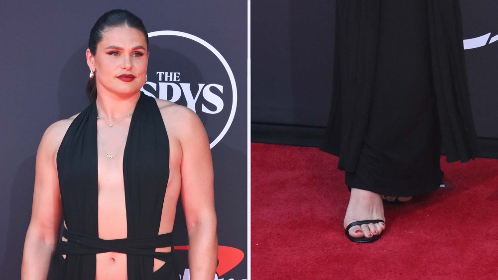 Ilona Maher in black barely there heels at the 2025 ESPY Awards.