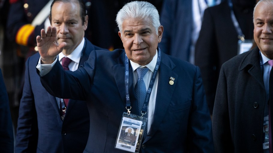 Comptroller’s lawsuit could upend a $22.8 billion global port sale, opening the door for a public-private takeover of the Balboa and Cristóbal terminals, says President José Raul Mulino (pictured here).