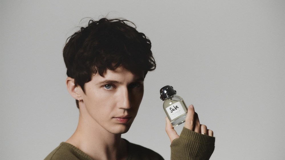 Troye Sivan Holding Tsu Lange Yor fragrance