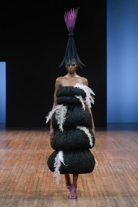 Viktor & Rolf Fall 2025 Couture at Couture Fashion Week
