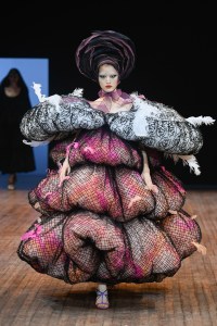 Viktor & Rolf Fall 2025 Couture at Couture Fashion Week