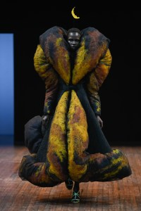 Viktor & Rolf Fall 2025 Couture at Couture Fashion Week