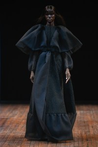 Viktor & Rolf Fall 2025 Couture at Couture Fashion Week