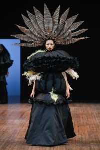 Viktor & Rolf Fall 2025 Couture at Couture Fashion Week