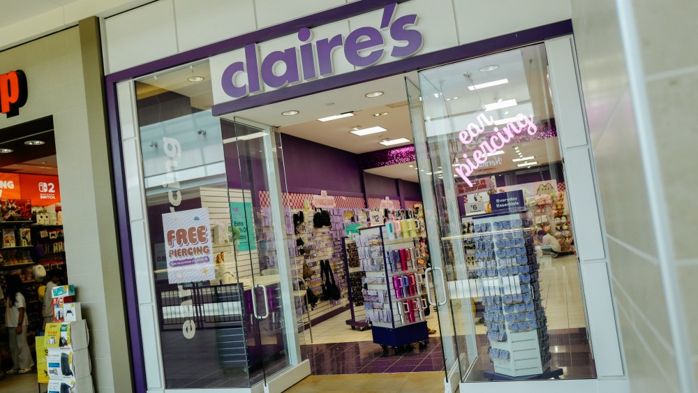 Claire's store, Claire's storefront, Claire's mall store