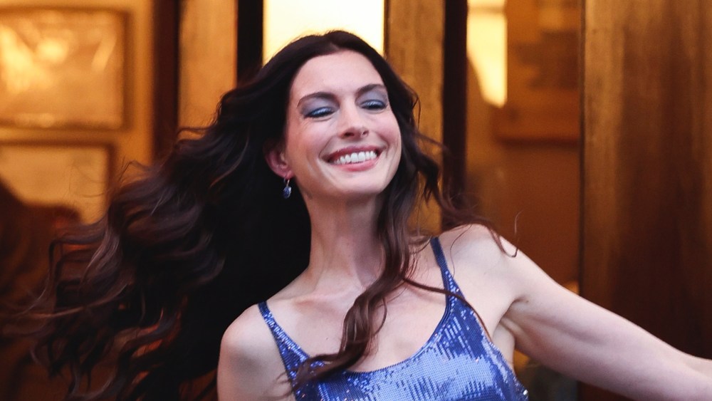 Anne Hathway on the set of "The Devil Wears Prada 2."
