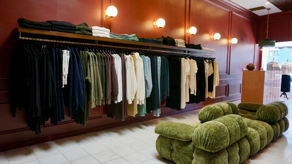 Les Tien LA Store