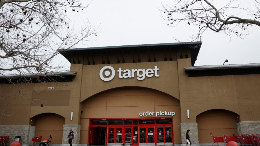 The retailer is examining its Chicago-area stores to understand how each location is best suited to fulfill online orders, and expects to apply learnings to 40 new markets.