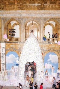 Alice + Olivia Spring 2026 ready-to-wear collection presentation at New York Fashion Week.