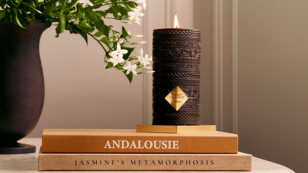 A Kilian Paris candle