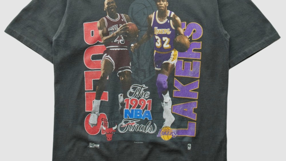 A vintage Michael Jordan and Magic Johnson T-shirt will be offered on Fanatics Real Vintage.
