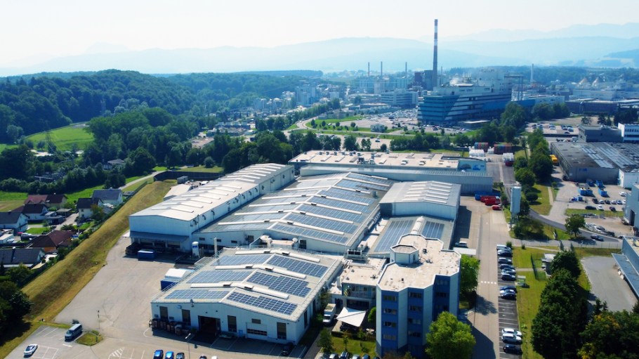 Lenzing is expanding its photovoltaic capacities through a new plant in partnership with Verbund.