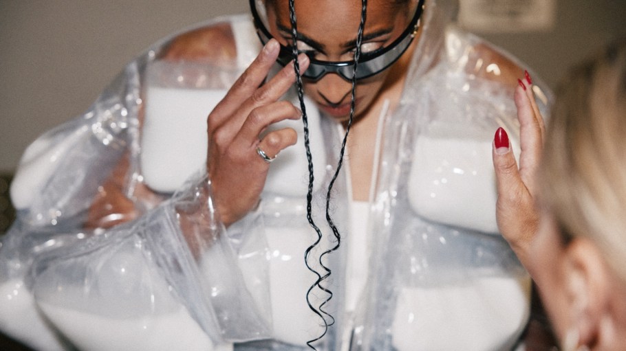 The Seattle pro athlete wore a fit blending high-fashion with high performance before a fight for the final playoff spot.