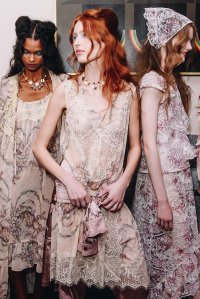 Backstage at Anna Sui Spring 2026 Ready-to-Wear Collection
