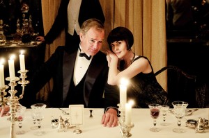 DOWNTON ABBEY, from left: Hugh Bonneville, Michelle Dockery, on-set, 2019. Ph: Jaap Buitendijk / © Focus Features / courtesy Everett Collection