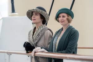 DOWNTON ABBEY: A NEW ERA, (aka DOWNTON ABBEY 2), from left: Elizabeth McGovern, Laura Carmichael, 2022.  ph: Ben Blackall /© Focus Features / Courtesy Everett Collection