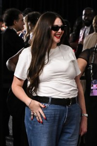Megan Stalter in Hanes and Levis