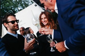 Simon Porte Jacquemus and Julia Roberts