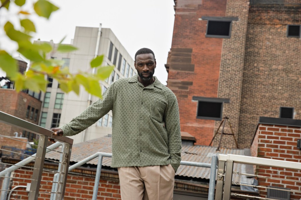 Omar Sy Redefines the โFrench Loverโ Trope in Netflixโs Modernย Rom-com