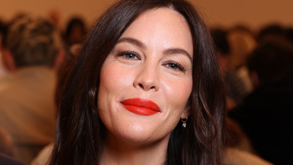 PARIS, FRANCE - OCTOBER 03: Liv Tyler attends the Loewe Womenswear Spring/Summer 2026 show as part of Paris Fashion Week on October 03, 2025 in Paris, France. (Photo by Pascal Le Segretain/Getty Images for Loewe)