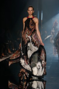 A model on the runway at Gucci's spring 2007 show. (Photo by Fairchild Archive/Penske Media via Getty Images)