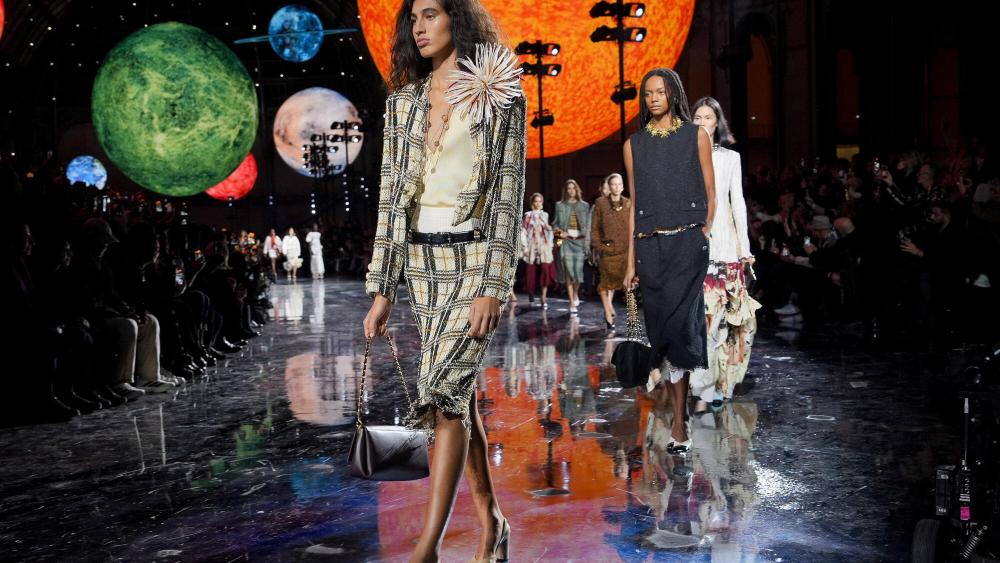 Model on the runway at the Chanel fashion show as part of Spring/Summer 2026 Paris Fashion Week held at Grand Palais on October 06, 2025 in Paris, France.