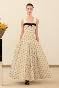 Giambattista Valli Spring 2026 Ready-to-Wear Collection at Paris Fashion Week