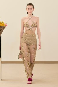 Giambattista Valli Spring 2026 Ready-to-Wear Collection at Paris Fashion Week