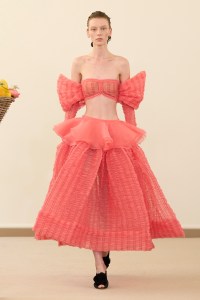 Giambattista Valli Spring 2026 Ready-to-Wear Collection at Paris Fashion Week
