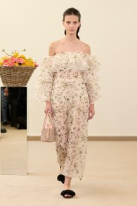 Giambattista Valli Spring 2026 Ready-to-Wear Collection at Paris Fashion Week