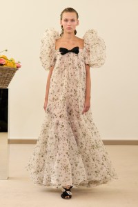 Giambattista Valli Spring 2026 Ready-to-Wear Collection at Paris Fashion Week